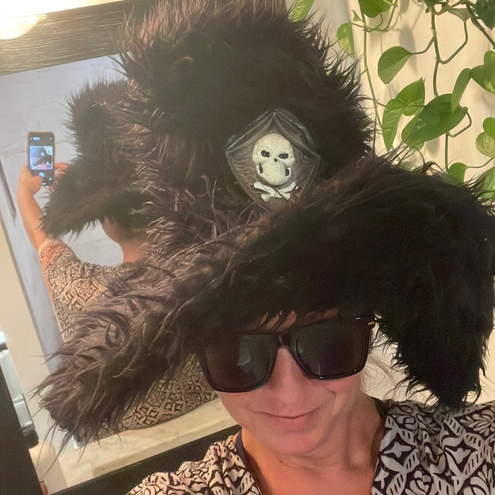 Black Faux Fir Skull Hat